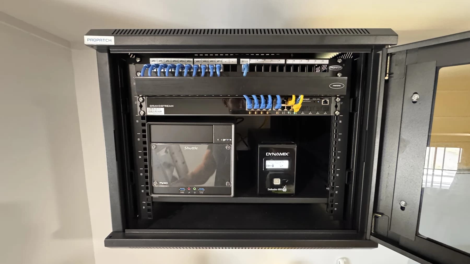 Are Tuanga Wisenet WAVE surveillance VMS and server installation