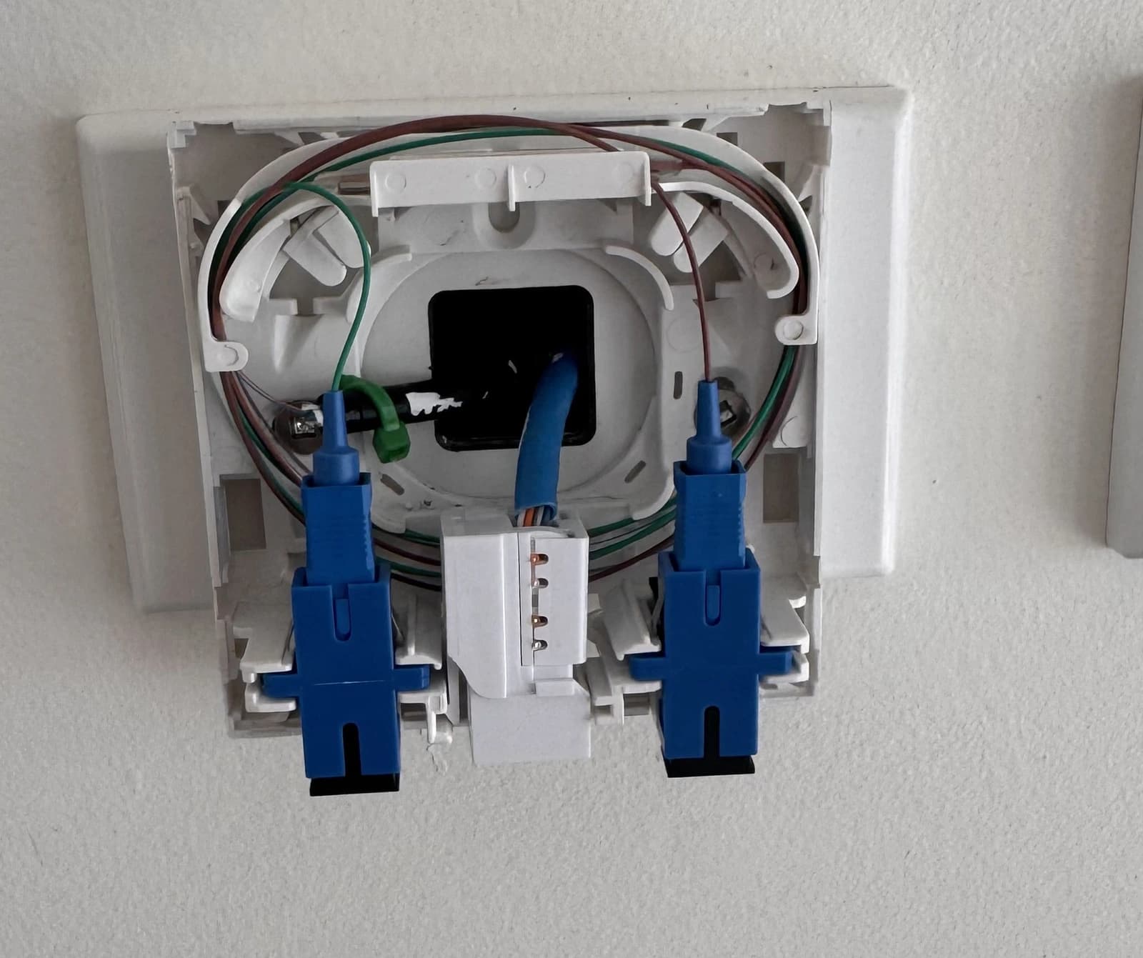 Dual fibre termination prepared for a guest room